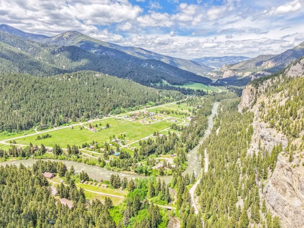 140 Luhn Gallatin Gateway MT 59730