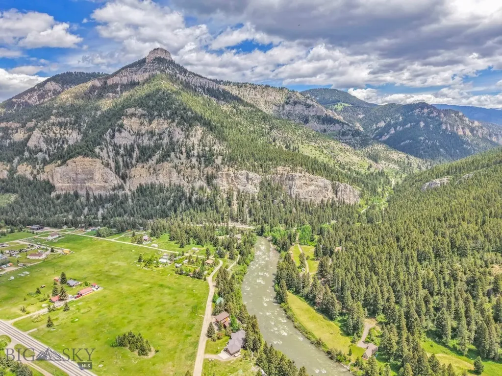 140 Luhn Gallatin Gateway MT 59730