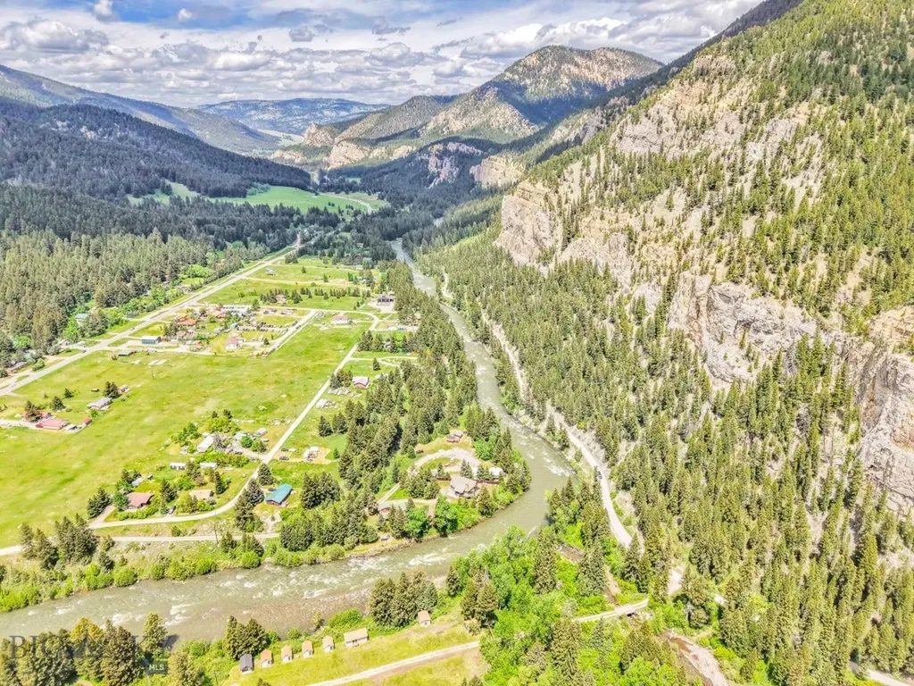 140 Luhn Gallatin Gateway MT 59730