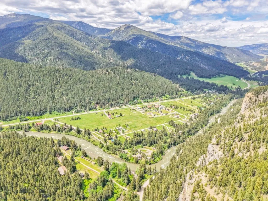 140 Luhn Gallatin Gateway MT 59730