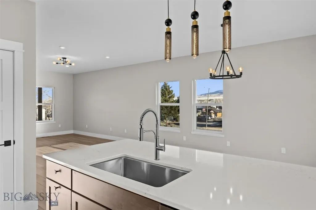 607 N L Street Livingston MT 59047