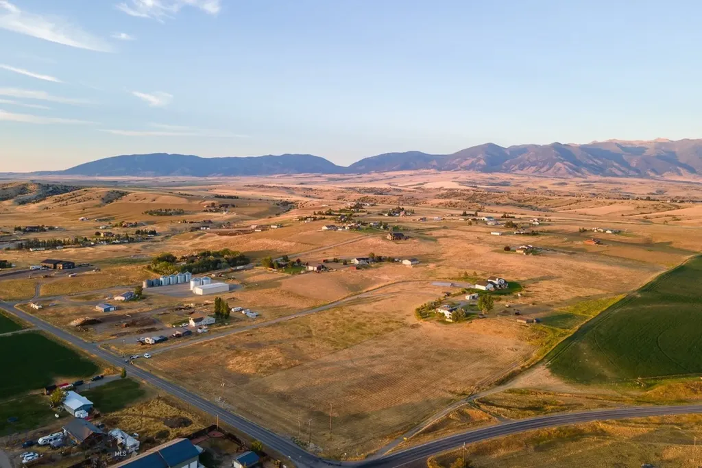 8550 Dry Creek Road Belgrade MT 59714