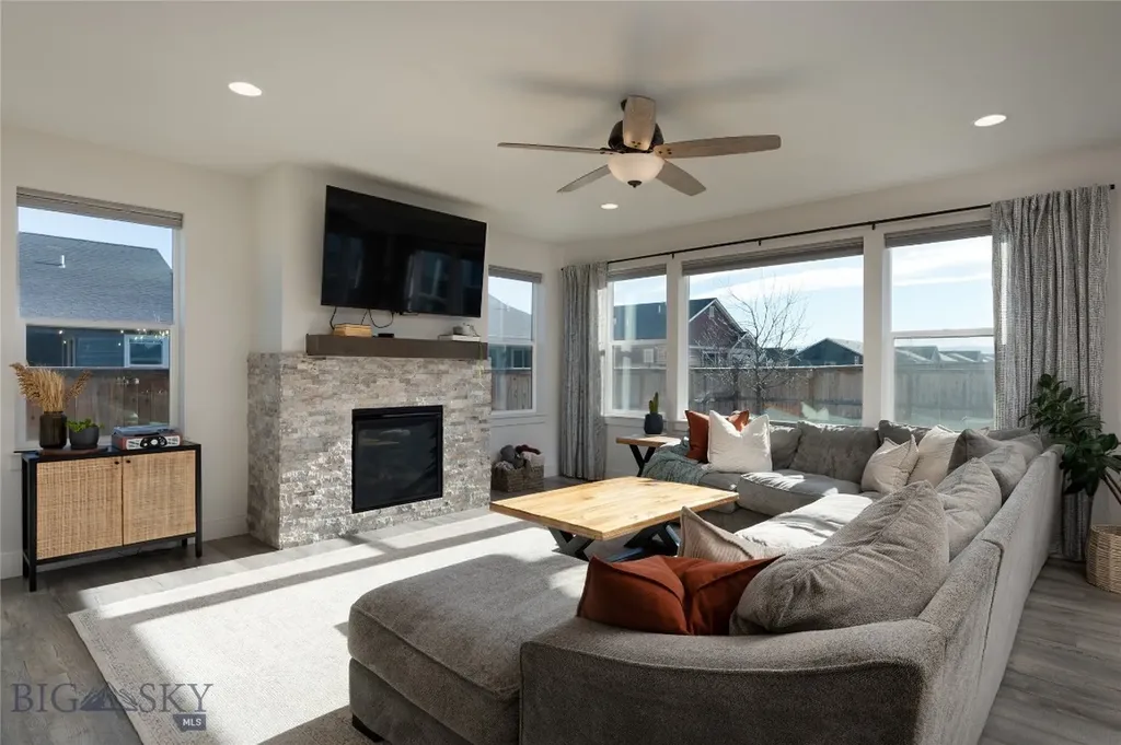 1502 Deadwood Loop Belgrade MT 59714