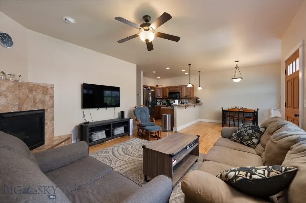 996 Saxon Way Bozeman MT 59718