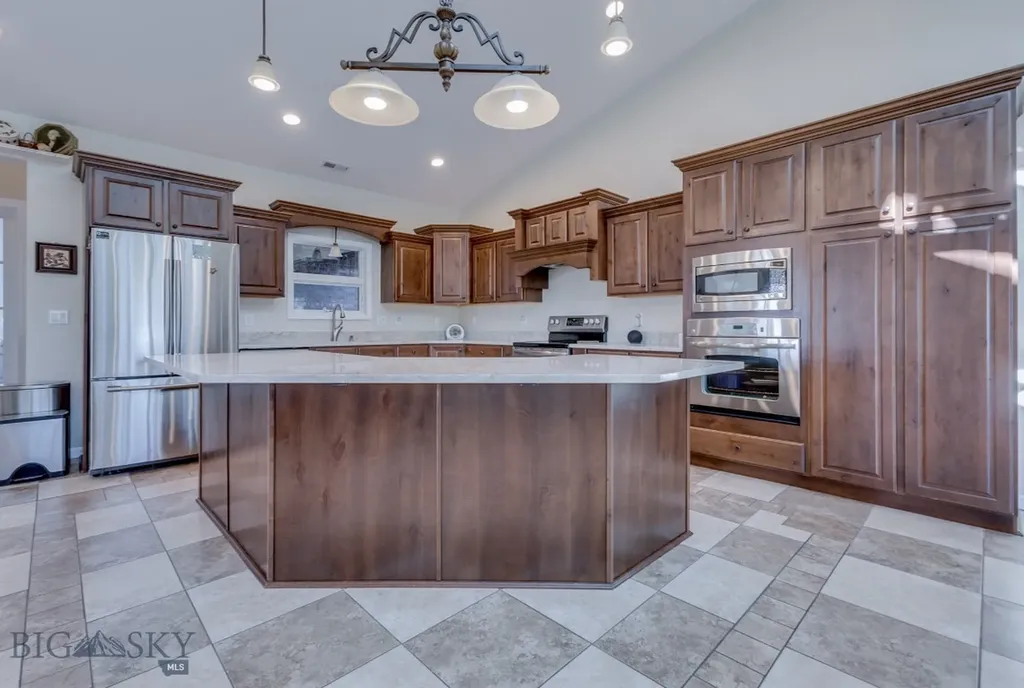 7623 N Leopard Avenue Billings MT 59106