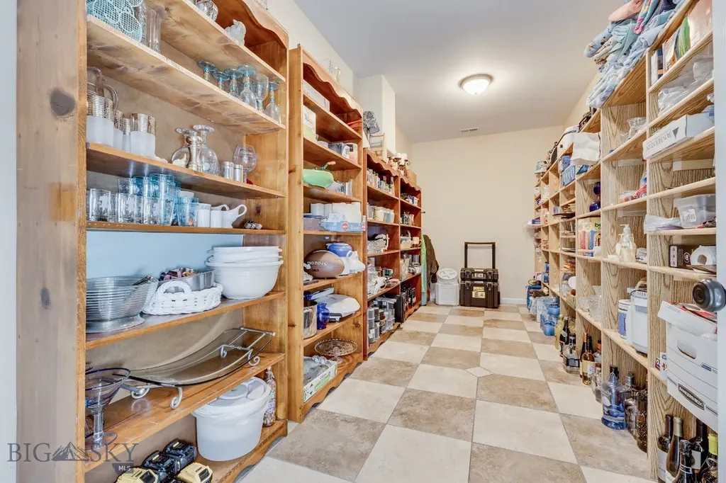 7623 N Leopard Avenue Billings MT 59106