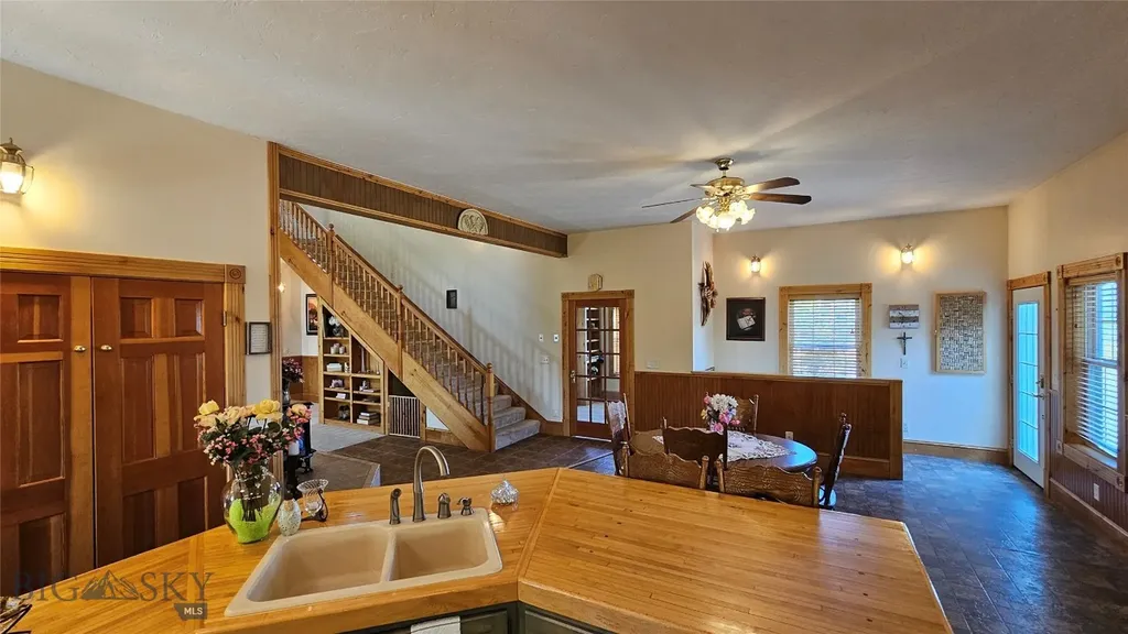 6310 W Dry Creek Road Manhattan MT 59741