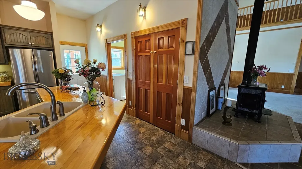 6310 W Dry Creek Road Manhattan MT 59741