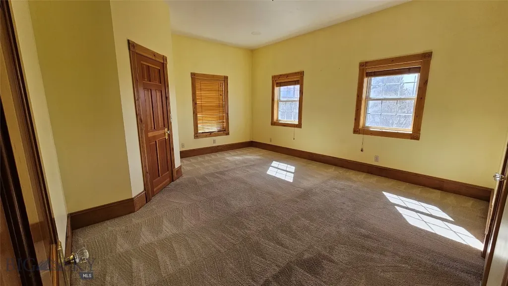 6310 W Dry Creek Road Manhattan MT 59741