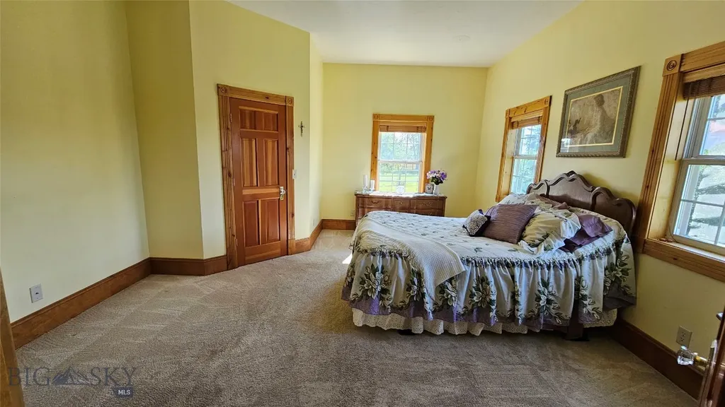 6310 W Dry Creek Road Manhattan MT 59741