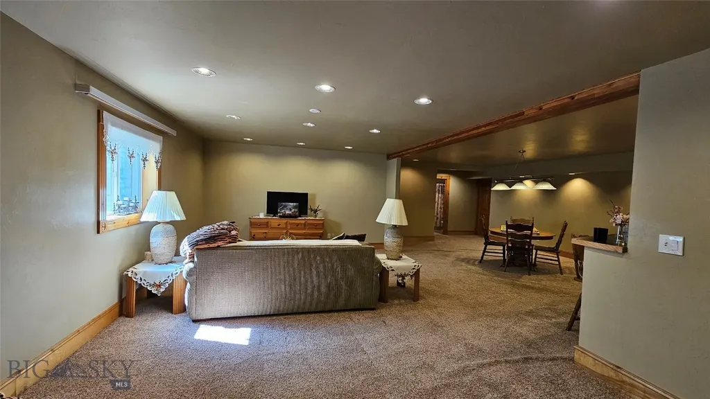 6310 W Dry Creek Road Manhattan MT 59741