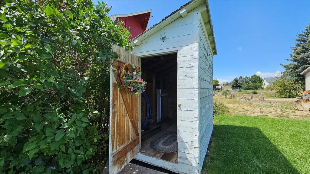 6310 W Dry Creek Road Manhattan MT 59741
