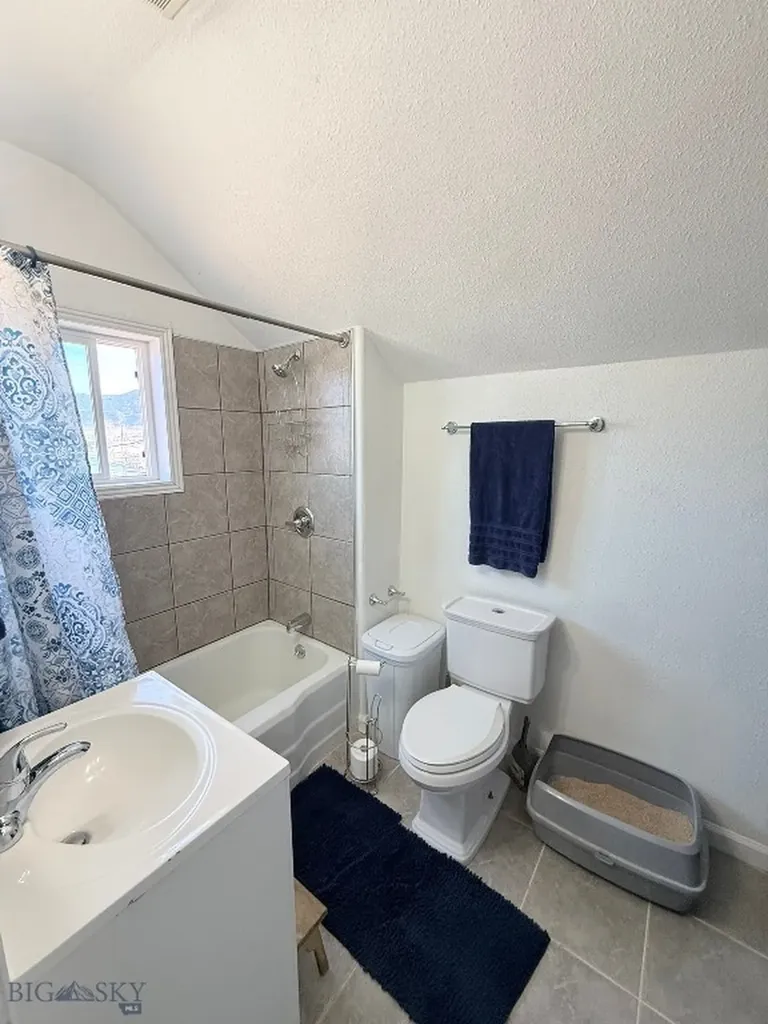 1122 Iowa Butte MT 59701