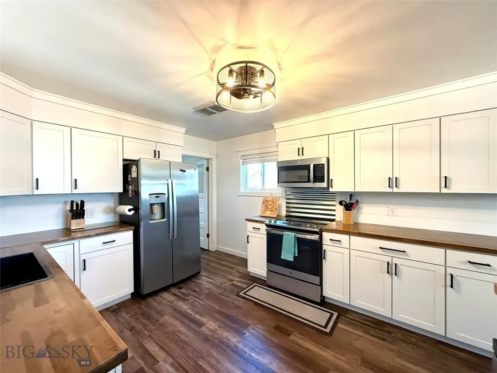 711 Mill Street Deer Lodge MT 59722