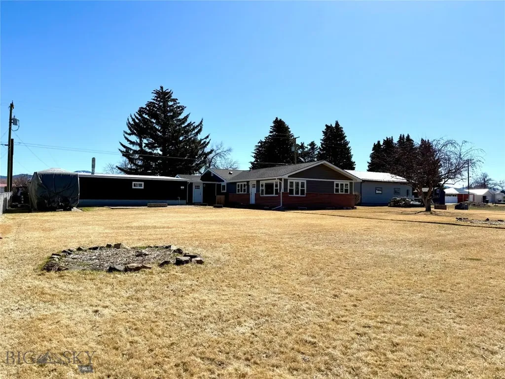 711 Mill Street Deer Lodge MT 59722