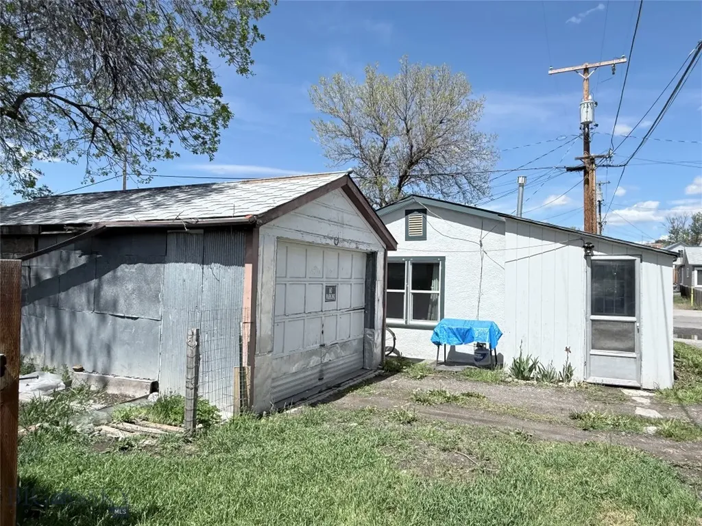 212 E Clark Street Livingston MT 59047