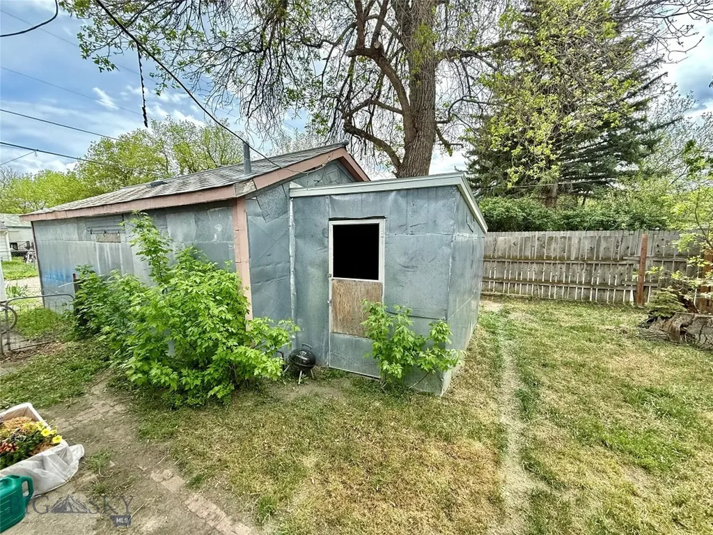 212 E Clark Street Livingston MT 59047