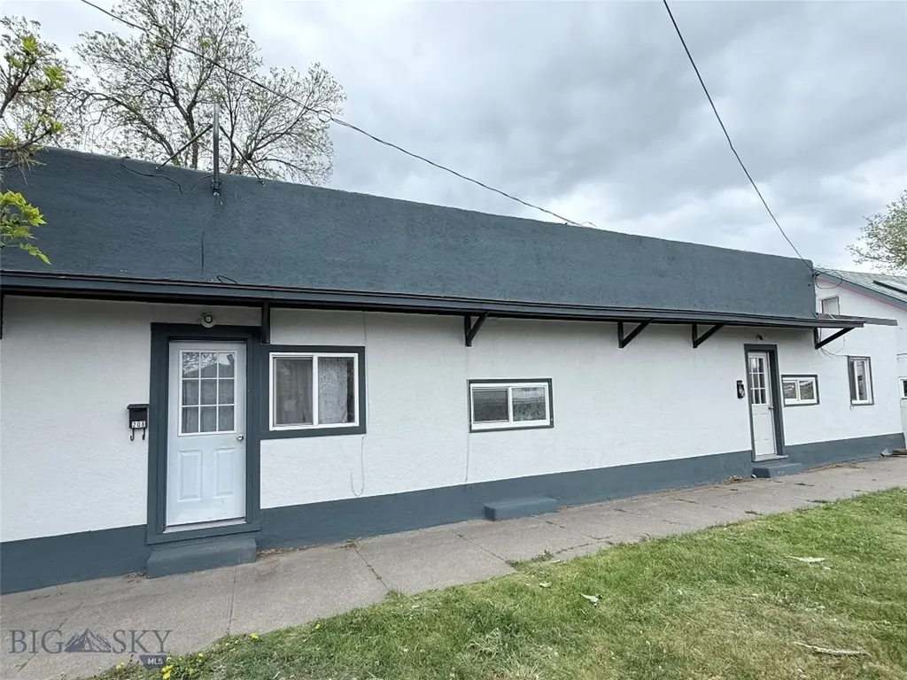 212 E Clark Street Livingston MT 59047