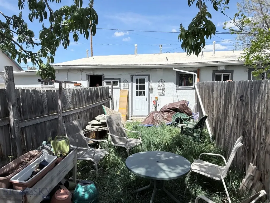 212 E Clark Street Livingston MT 59047