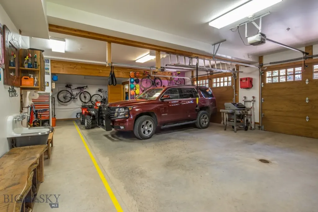 121 Old Toby Road Big Sky MT 59716