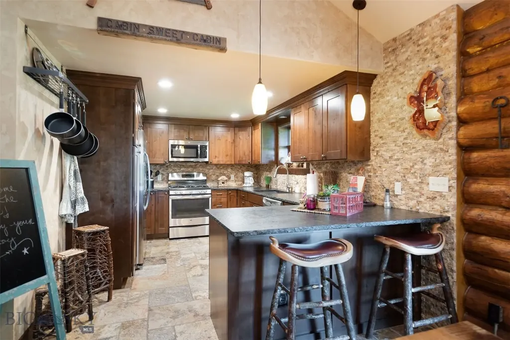 2490 E Cedar Meadows Lane Manhattan MT 59741