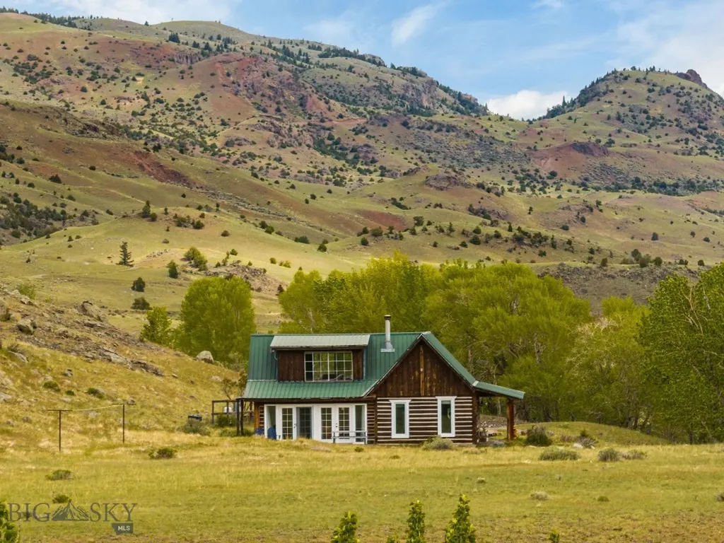 9 Grizzly Meadow Road Emigrant MT 59027