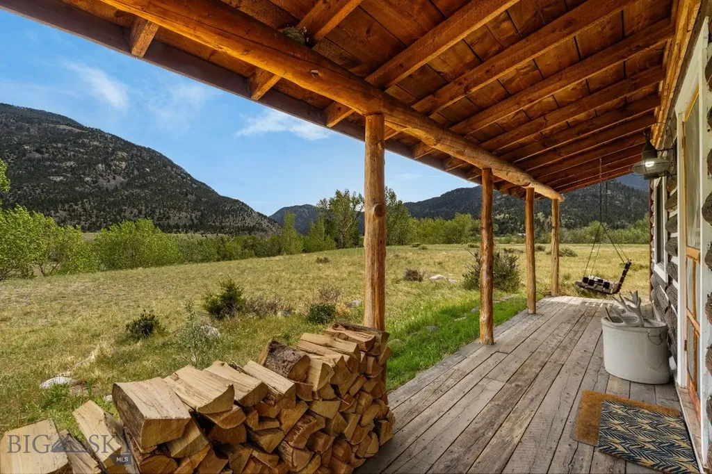 9 Grizzly Meadow Road Emigrant MT 59027