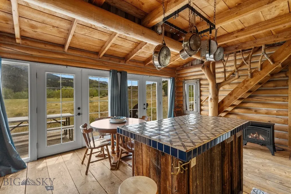 9 Grizzly Meadow Road Emigrant MT 59027