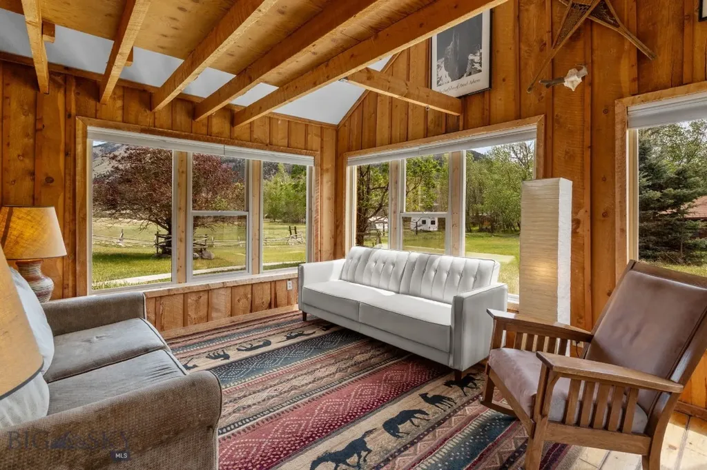 9 Grizzly Meadow Road Emigrant MT 59027