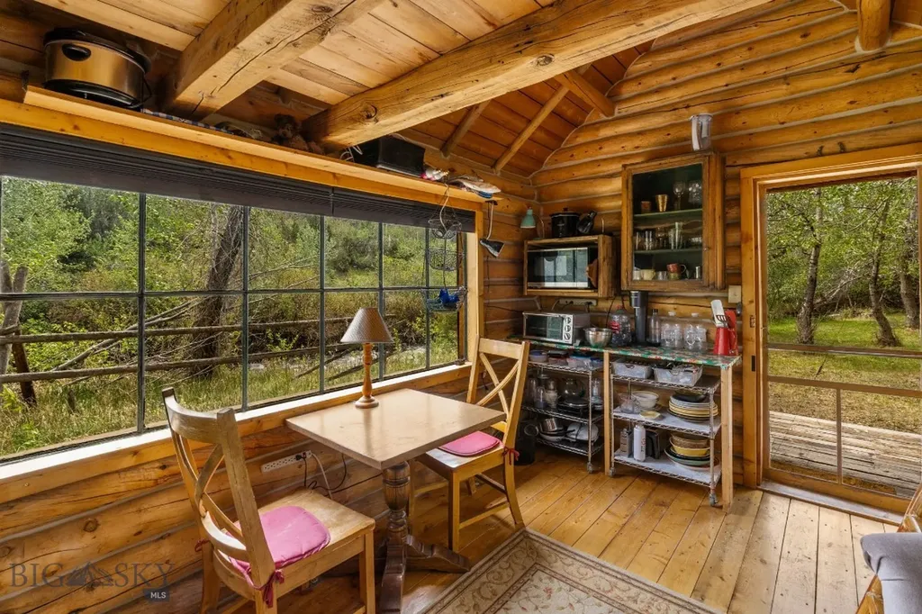 9 Grizzly Meadow Road Emigrant MT 59027