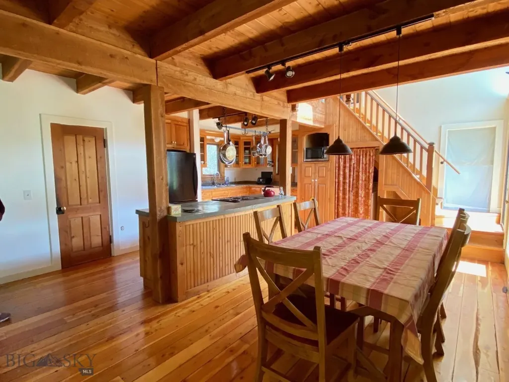 9 Grizzly Meadow Road Emigrant MT 59027