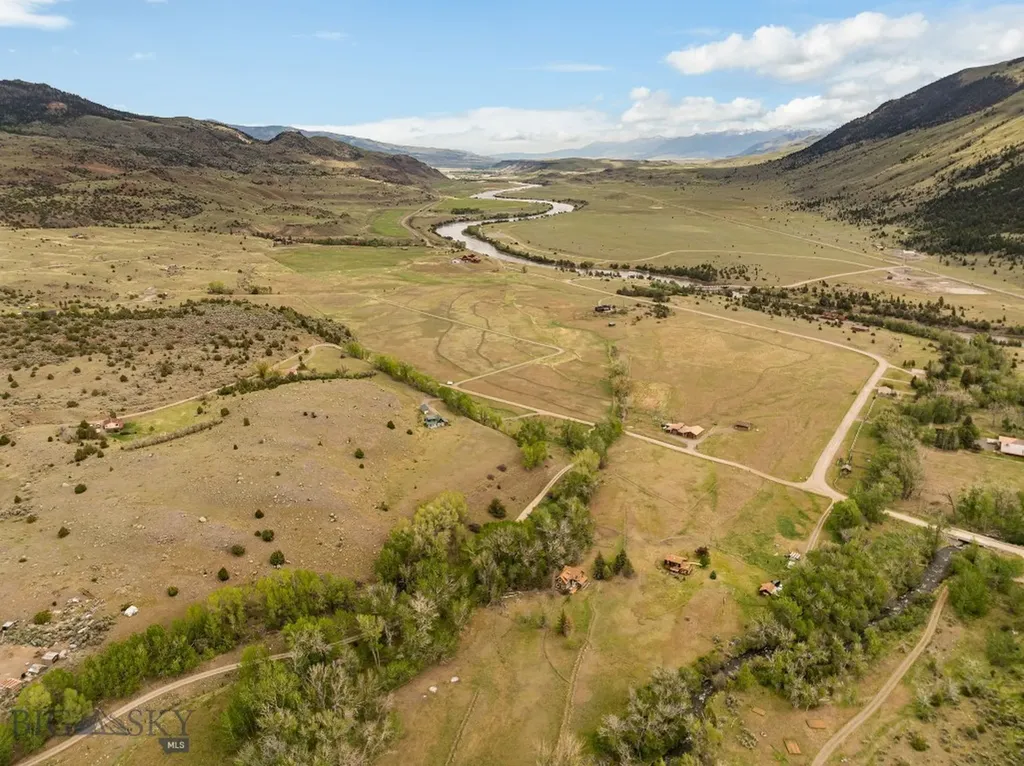 9 Grizzly Meadow Road Emigrant MT 59027