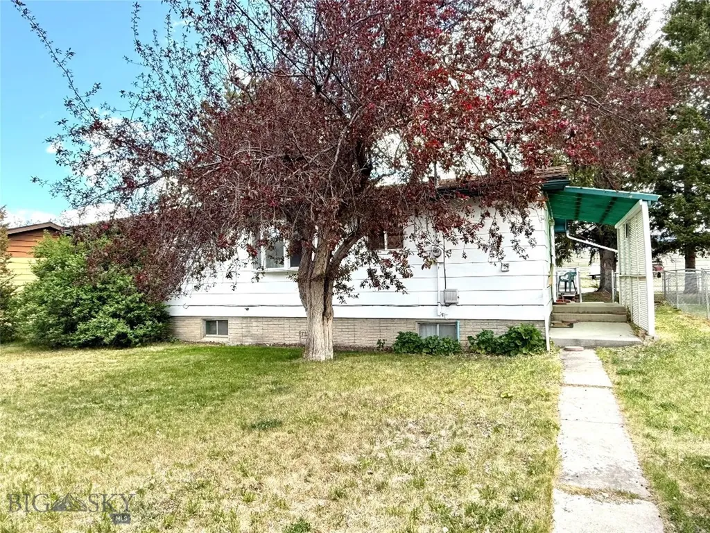 906 Bielenberg Street Deer Lodge MT 59722