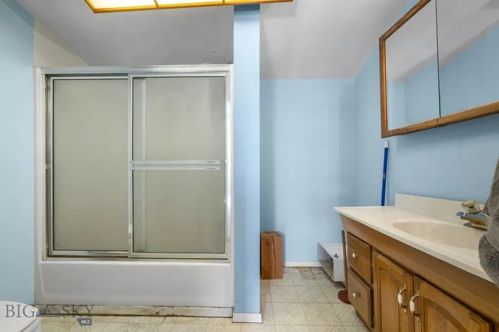 102 W 4th Avenue Twin Bridges MT 59754