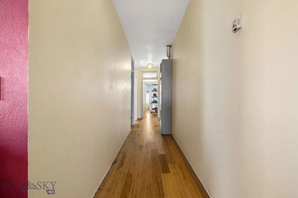 104 W 4th Twin Bridges MT 59754