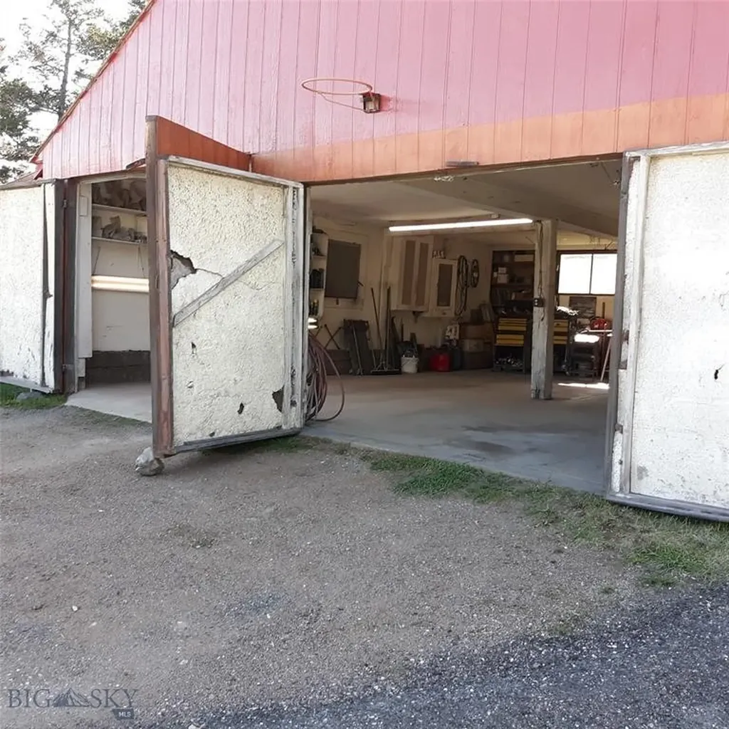 313 Dougherty Street Elliston MT 59728