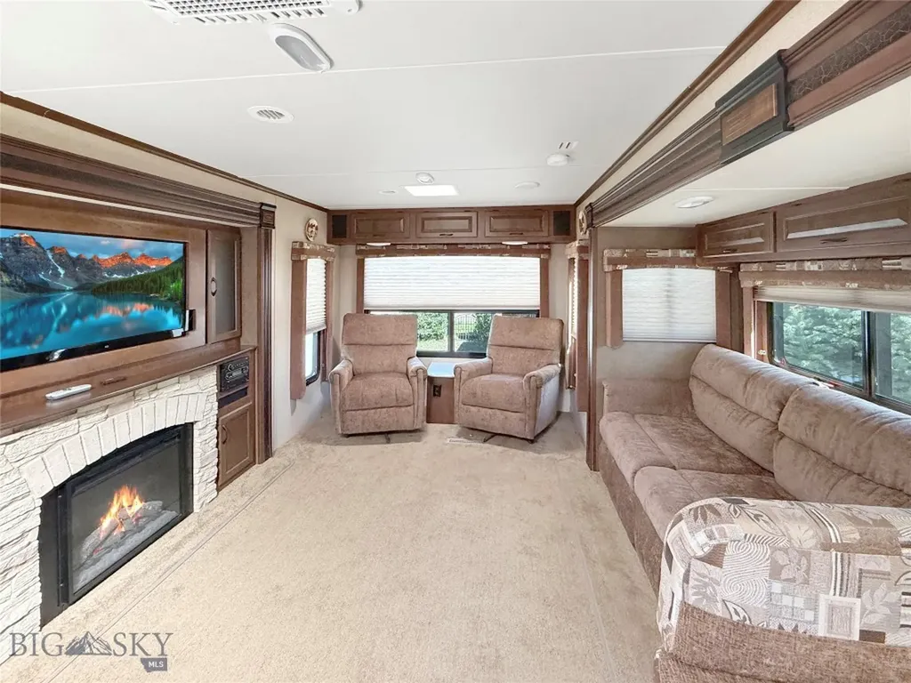 10 W. Bailey Street Lima MT 59739