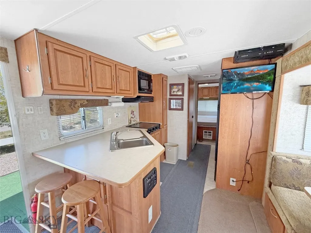 10 W. Bailey Street Lima MT 59739
