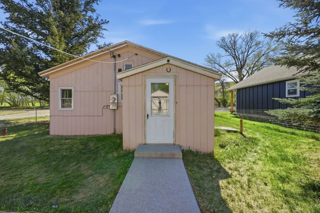 503 Broadway Street Willow Creek MT 59760