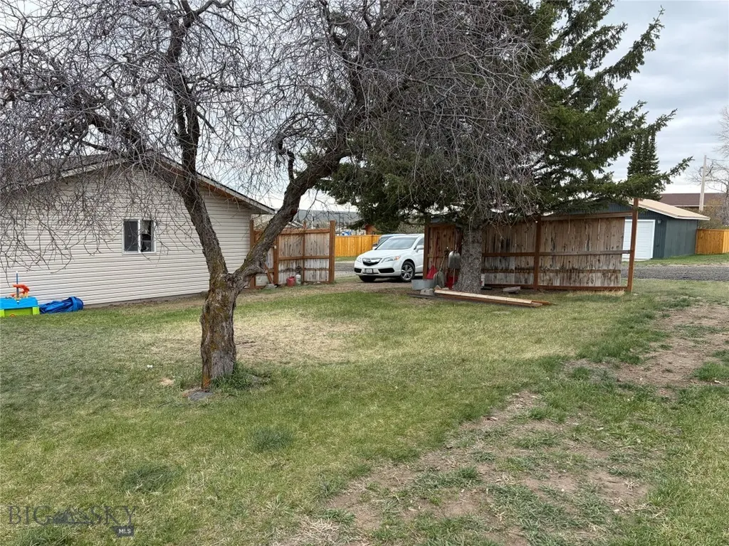 401 Elliot N Wilsall MT 59086