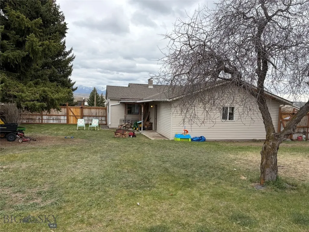 401 Elliot N Wilsall MT 59086