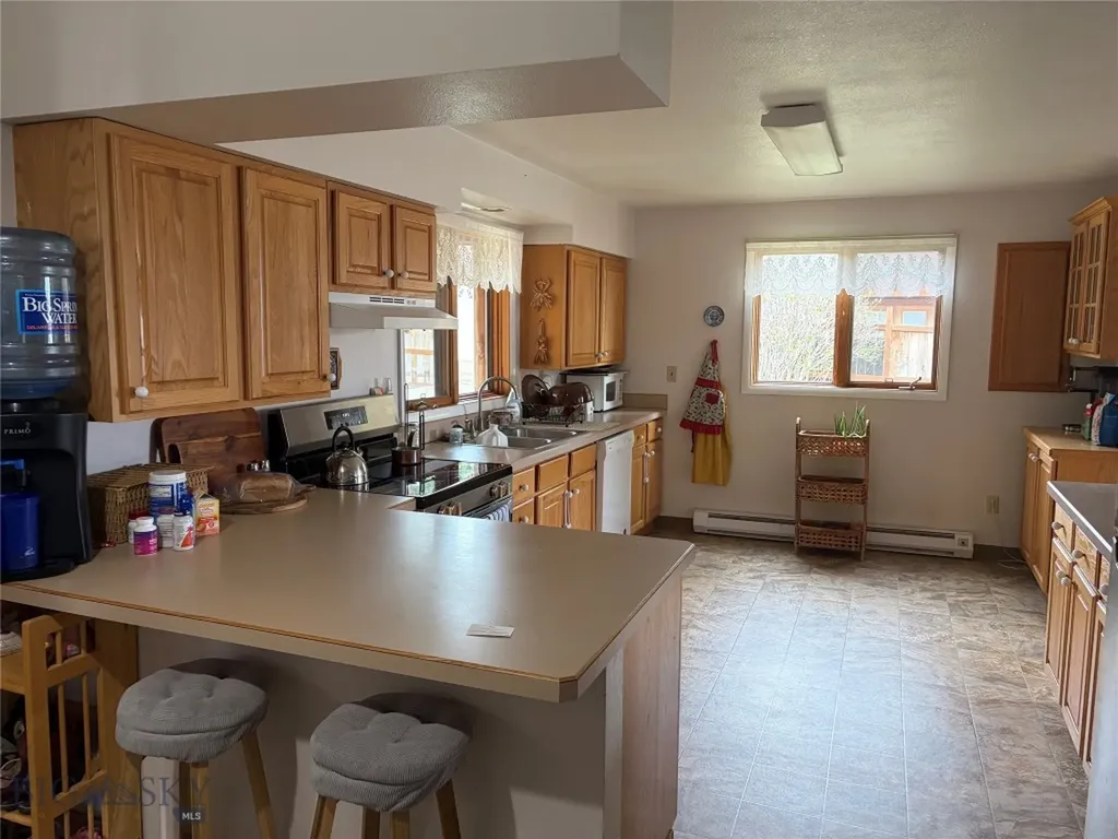 401 Elliot N Wilsall MT 59086