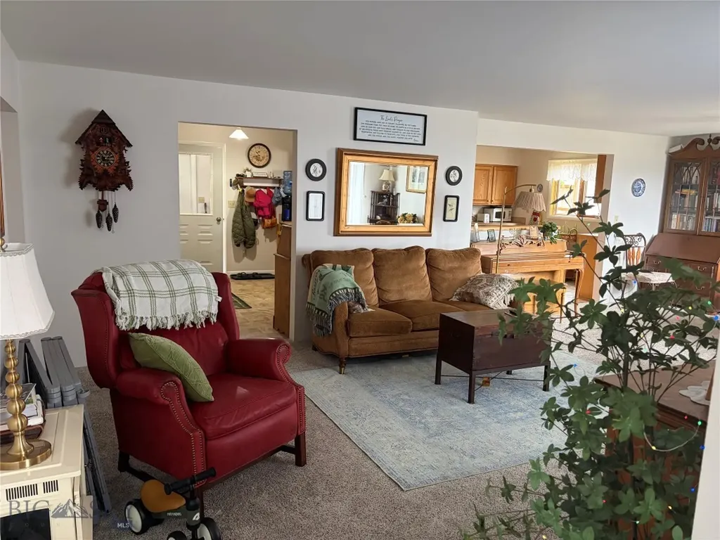 401 Elliot N Wilsall MT 59086