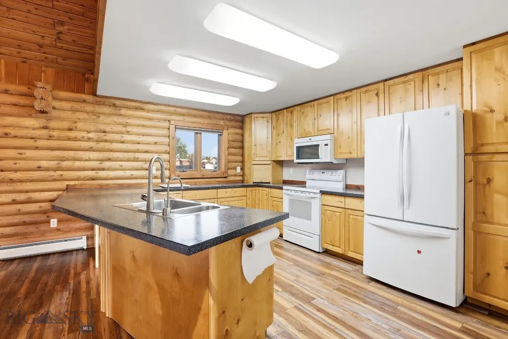 801 Amsterdam Boulevard Belgrade MT 59714