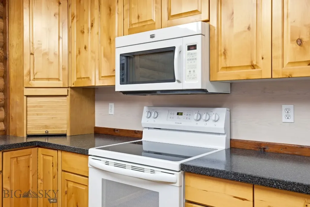 801 Amsterdam Boulevard Belgrade MT 59714