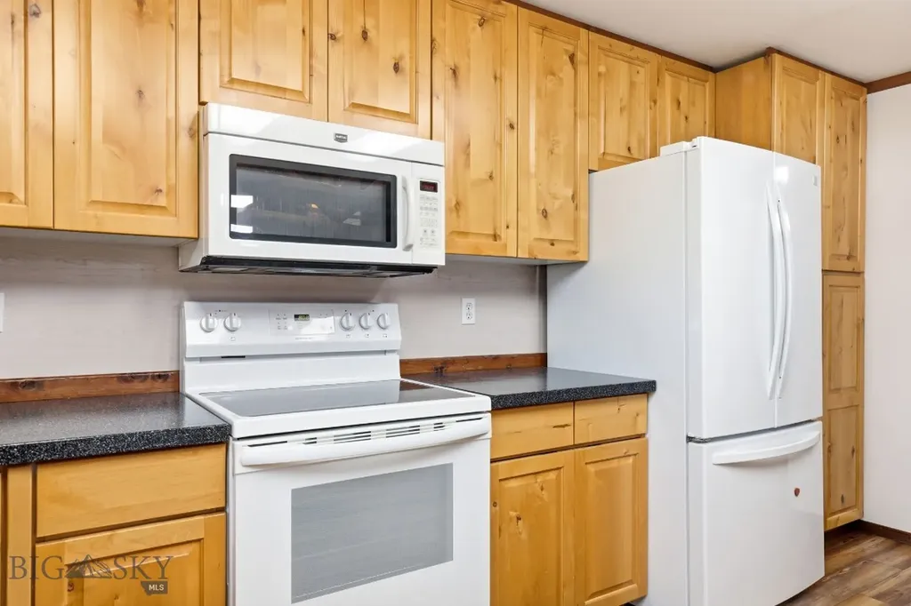 801 Amsterdam Boulevard Belgrade MT 59714