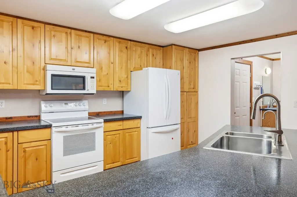 801 Amsterdam Boulevard Belgrade MT 59714