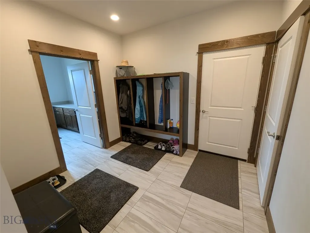 456 Northwest Passage Lane Manhattan MT 59741