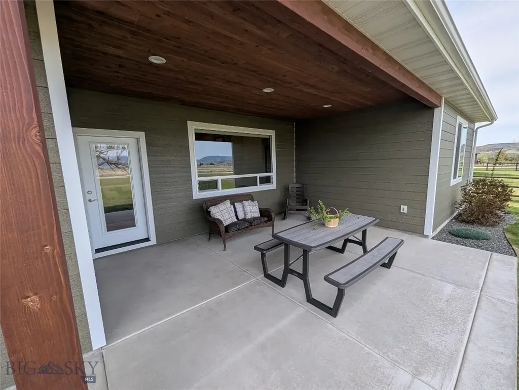 456 Northwest Passage Lane Manhattan MT 59741