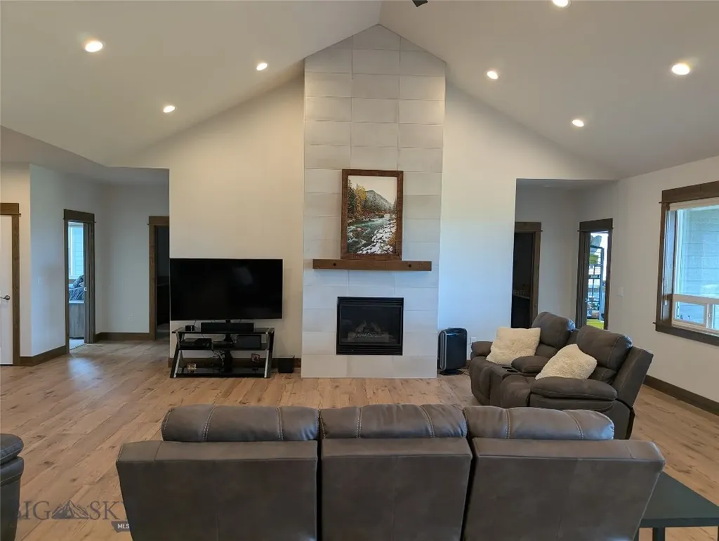 456 Northwest Passage Lane Manhattan MT 59741